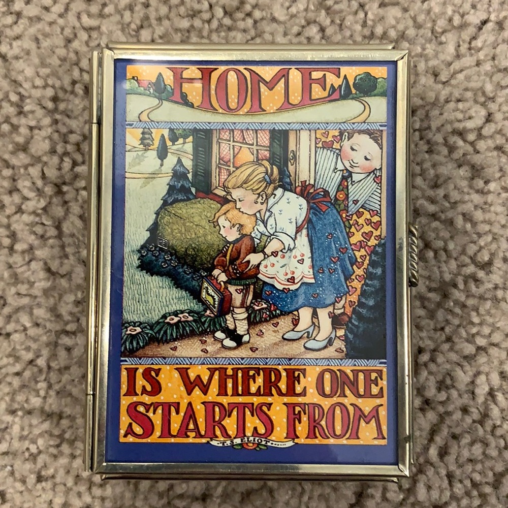 Rare Mary Engelbreit “Home is where one starts from” jewelry trinket box